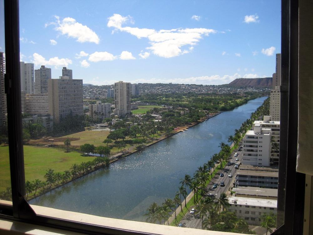 Waikiki Monarch Hotel Honolulu Exterior photo